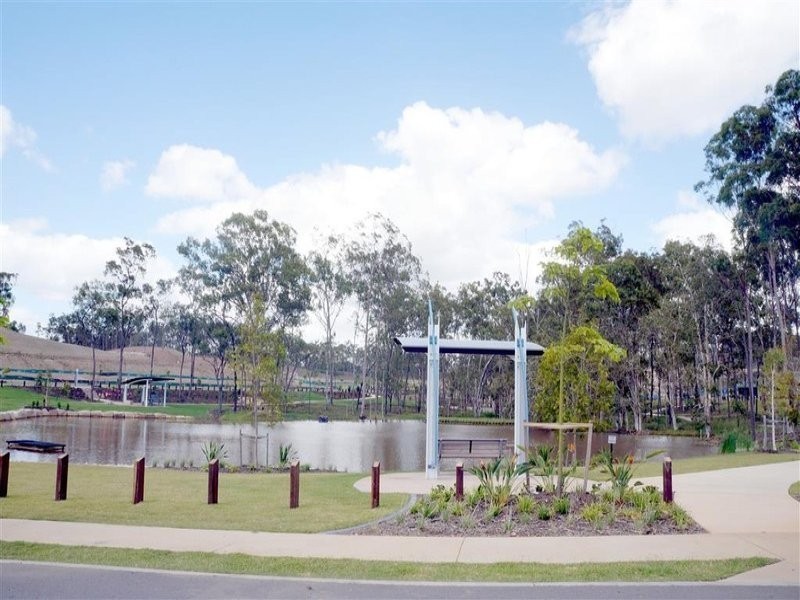 5 Koolivoo Parade, Boyne Island QLD 4680