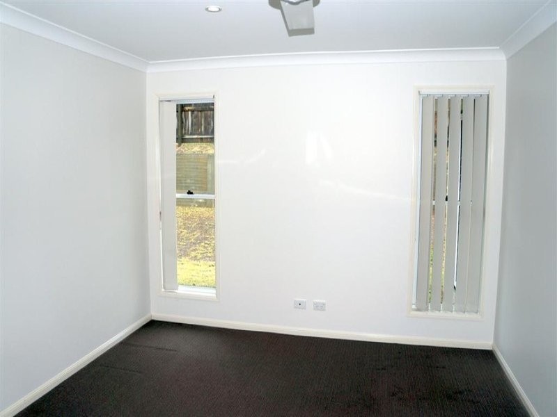 6 Takoko Place, Kirkwood QLD 4680