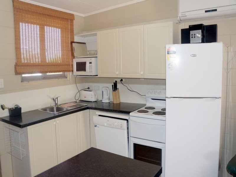 2/19 Pine Avenue, West Gladstone QLD 4680