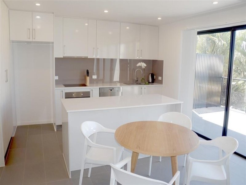 2/1 Bayne Street, West Gladstone QLD 4680