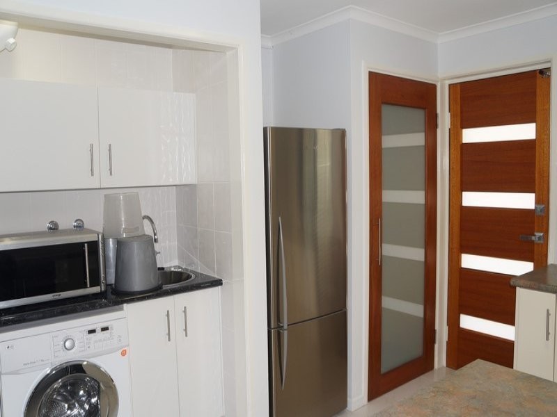 4/259 Auckland Street, South Gladstone QLD 4680