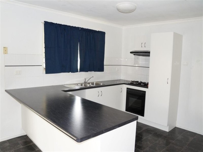 2/47 Park Street, West Gladstone QLD 4680