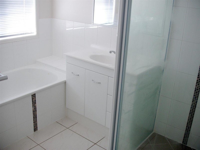 48 Dean Street, Glen Eden QLD 4680