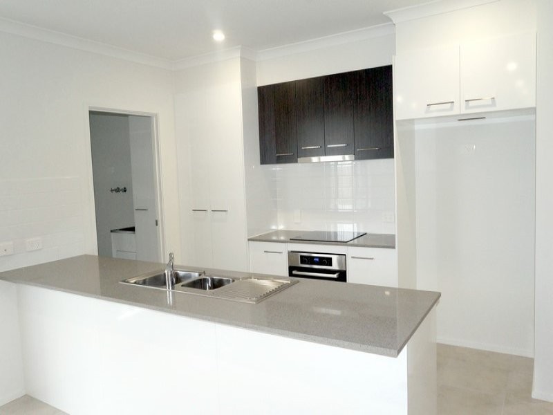 8 Josephine Street, Boyne Island QLD 4680