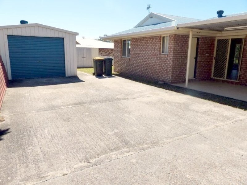 2 Orlando Place, New Auckland QLD 4680