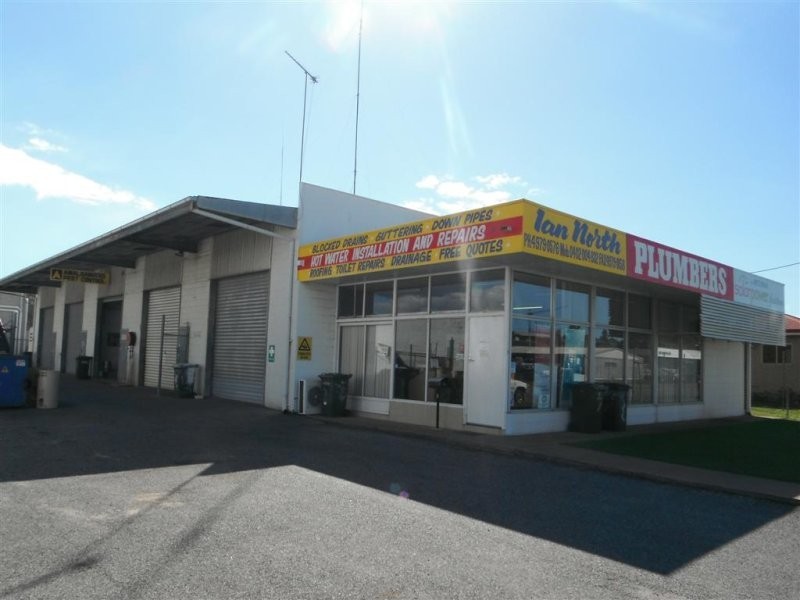 8 Crow Street, Gladstone QLD 4680