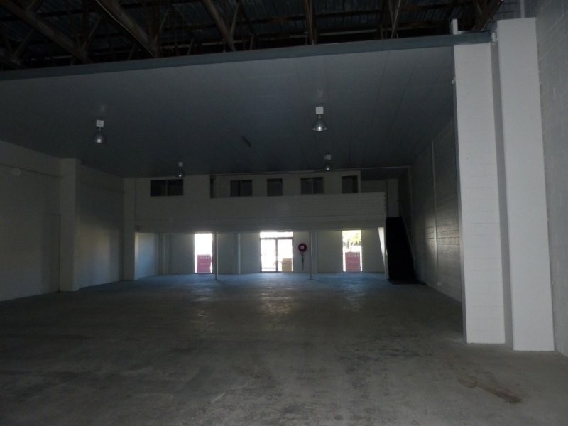 10 Side Street, Gladstone QLD 4680