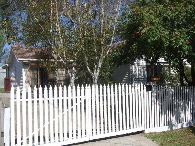 54 Lampards Rd, Drouin VIC 3818