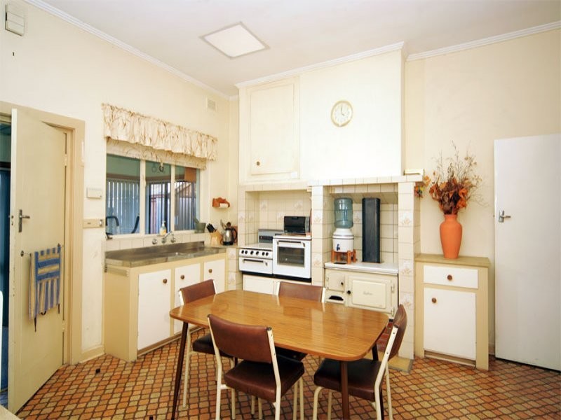 18 Winston Crescent, Glengowrie SA 5044