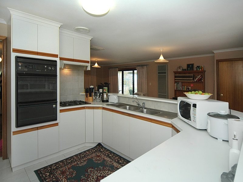 8 Lapwing Street, Hallett Cove SA 5158