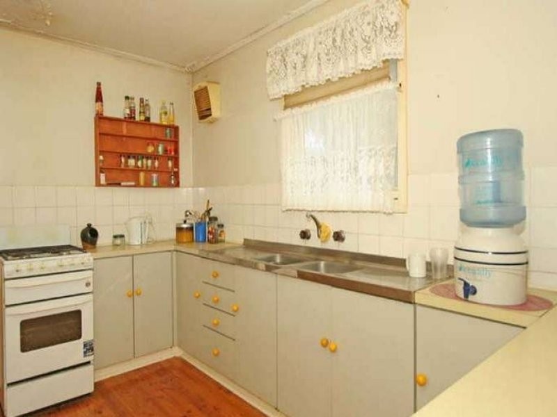 9 Protector Street, O’sullivan Beach SA 5166