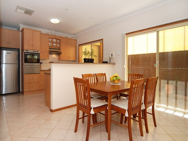 17 Maple Circuit, Mawson Lakes SA 5095