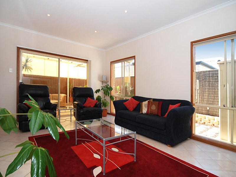 17 Maple Circuit, Mawson Lakes SA 5095