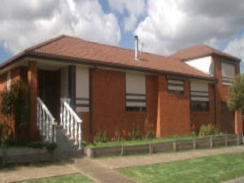 2 PINNAROO CIRCUIT, Meadow Heights VIC 3048