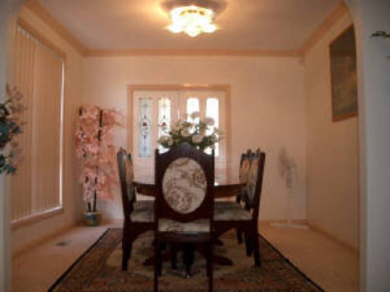 15 HONEYSUCKLE COURT, Meadow Heights VIC 3048