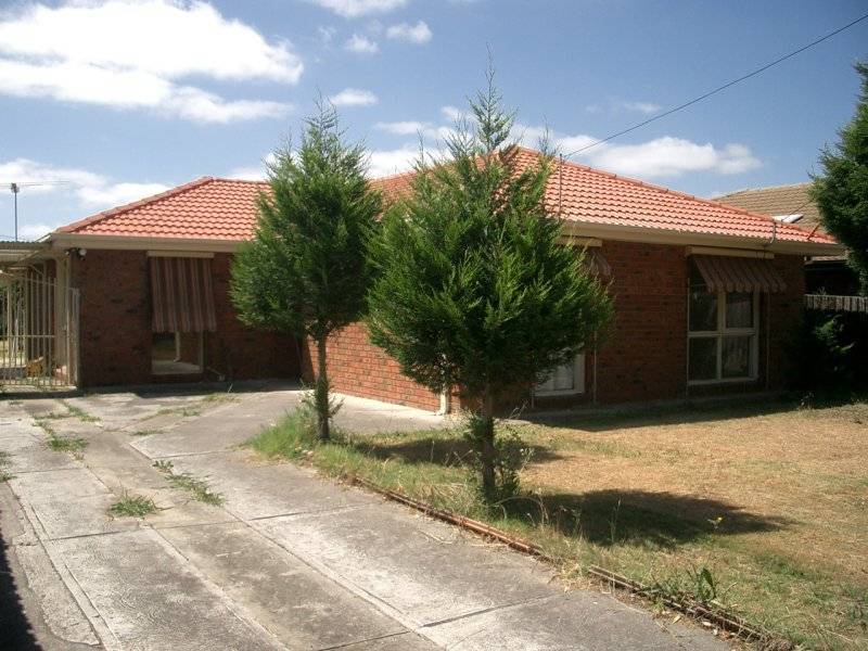 42 MALMSBURY DRIVE, Meadow Heights VIC 3048