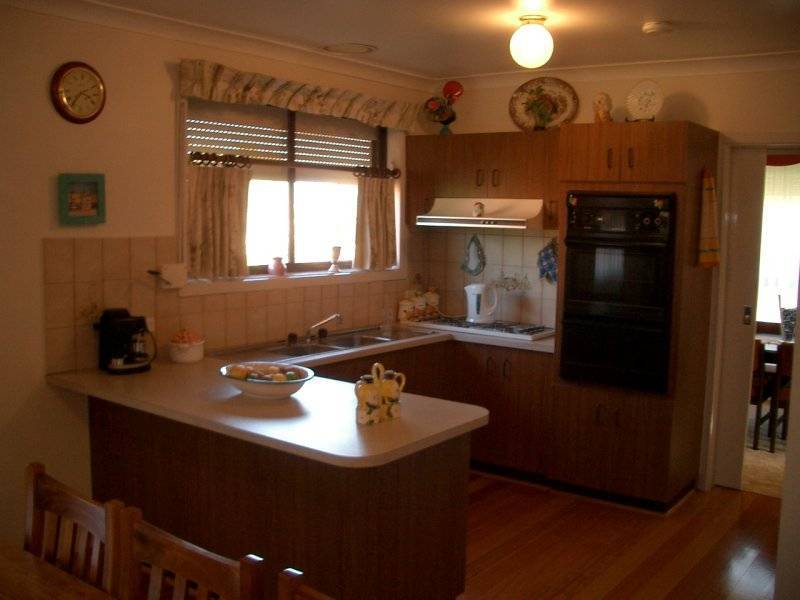 10 DUNKELD STREET, Meadow Heights VIC 3048