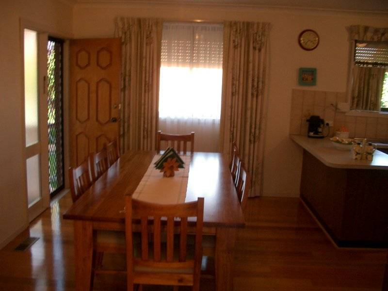 10 DUNKELD STREET, Meadow Heights VIC 3048