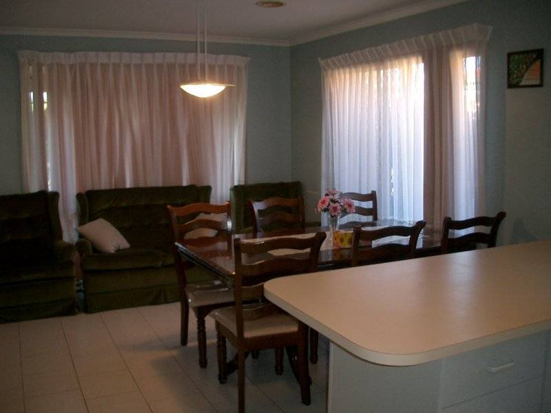 27 BRADMAN DRIVE, Meadow Heights VIC 3048