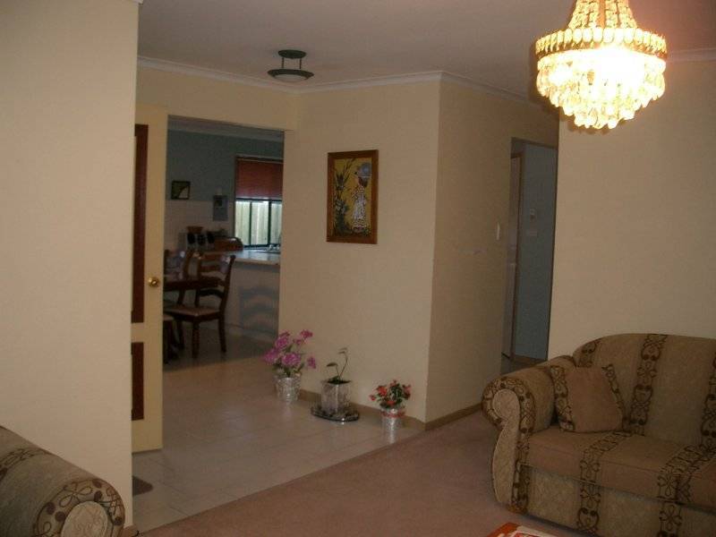 27 BRADMAN DRIVE, Meadow Heights VIC 3048