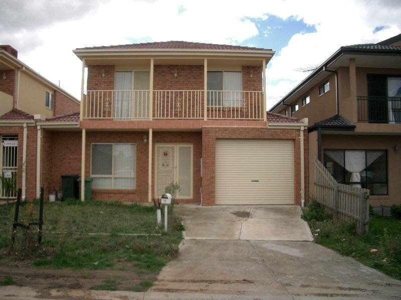 12 THAMES WAY, Roxburgh Park VIC 3064
