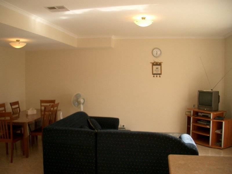 12 THAMES WAY, Roxburgh Park VIC 3064