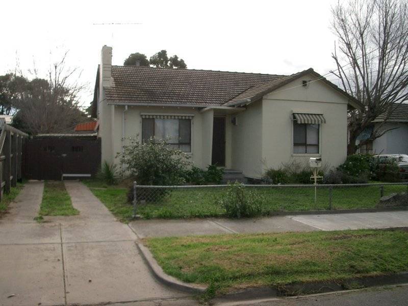 8 ORTOLAN AVENUE, Broadmeadows VIC 3047