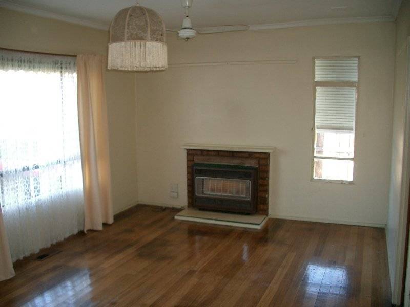 8 ORTOLAN AVENUE, Broadmeadows VIC 3047