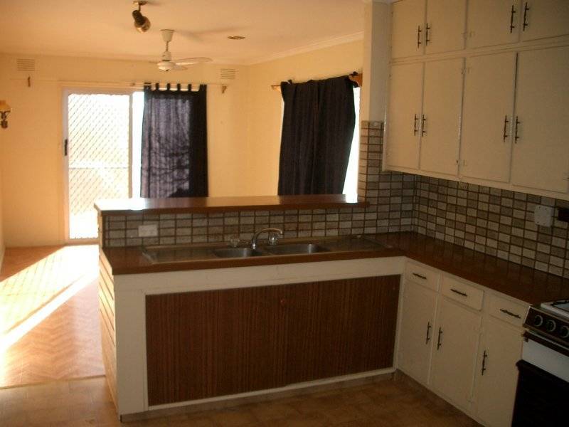 8 ORTOLAN AVENUE, Broadmeadows VIC 3047