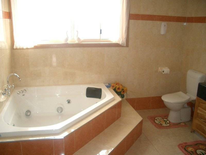 68 LOCKWOOD DRIVE, Roxburgh Park VIC 3064