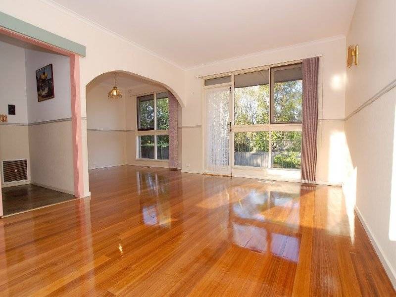 4 Crestmont Drive, Glen Waverley VIC 3150