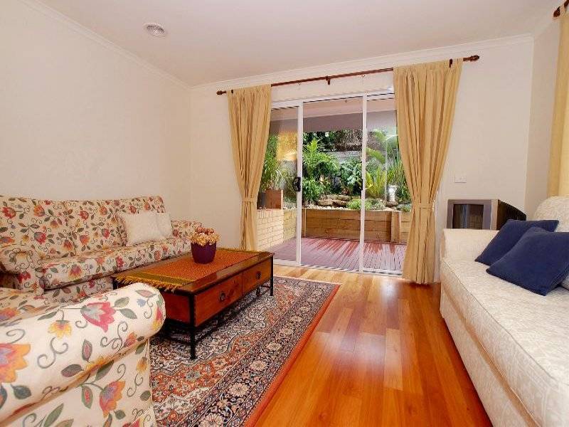 10 Tulloch Grove, Glen Waverley VIC 3150