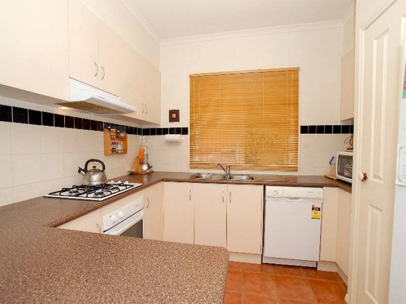 10 Tulloch Grove, Glen Waverley VIC 3150