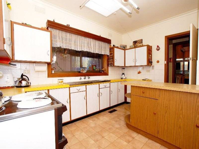 10 Railway Parade North, Glen Waverley VIC 3150