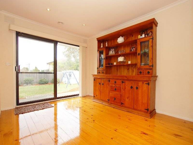 16 Amblecote Crescent, Mulgrave VIC 3170