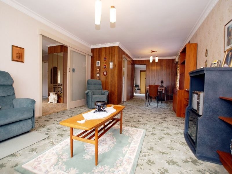 8 Coomleigh Avenue, Glen Waverley VIC 3150