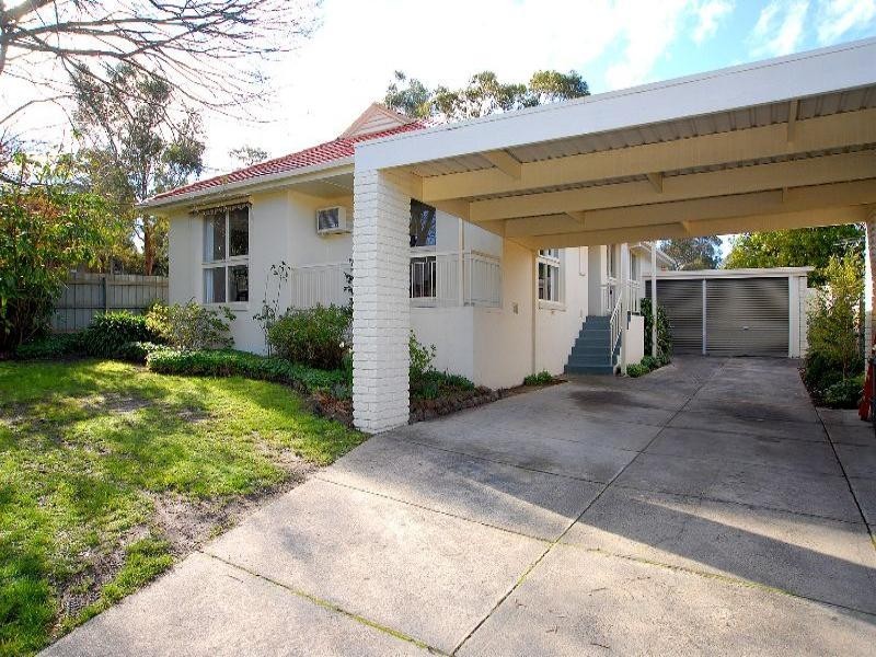 11 Stradella Avenue, Vermont South VIC 3133