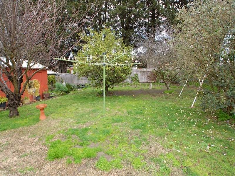 27 Kinnoull Grove, Glen Waverley VIC 3150