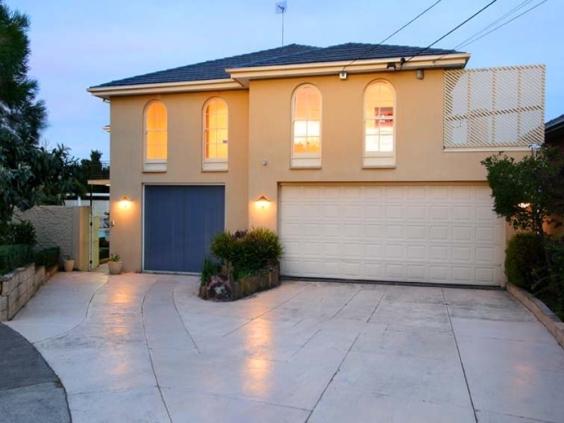 13 Summit Crescent, Glen Waverley VIC 3150