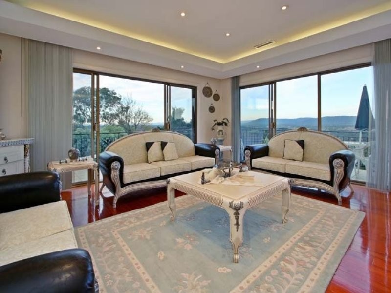 13 Summit Crescent, Glen Waverley VIC 3150