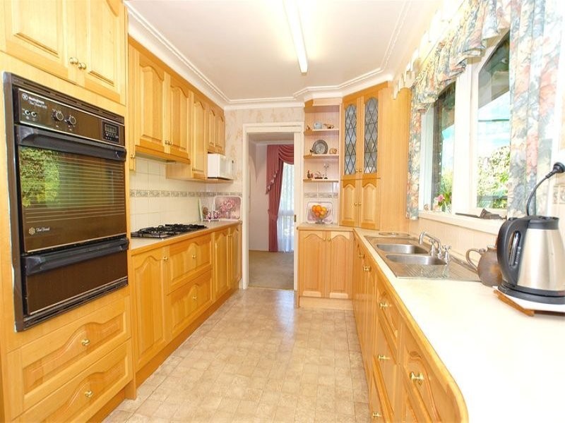 17 Yanigin Drive, Glen Waverley VIC 3150
