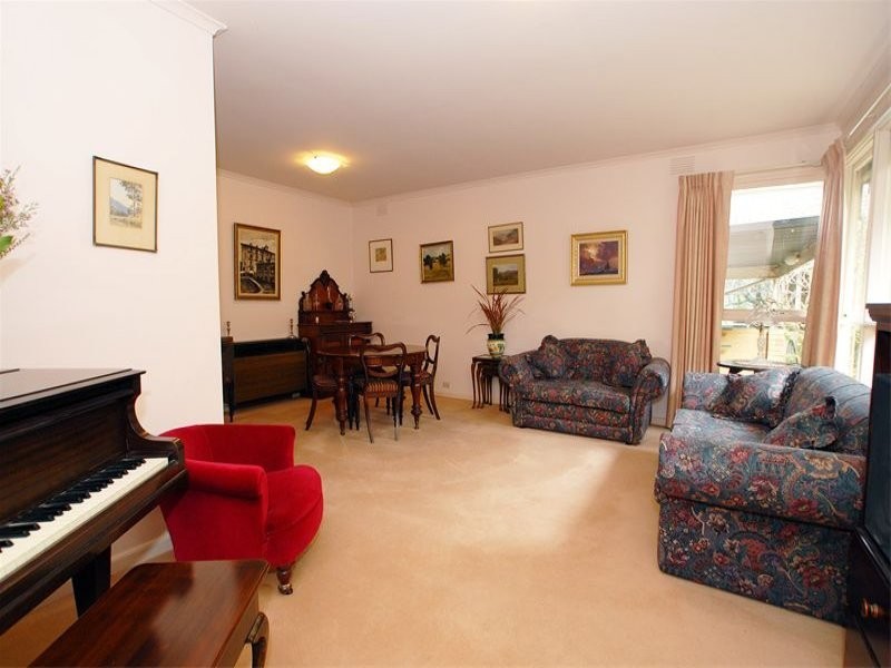 18 Walter Street, Glen Waverley VIC 3150