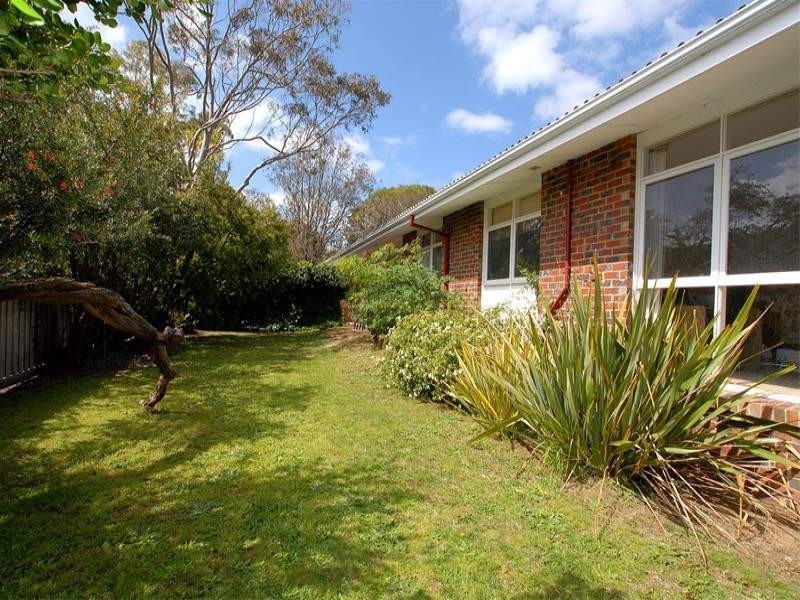 39 The Outlook, Glen Waverley VIC 3150