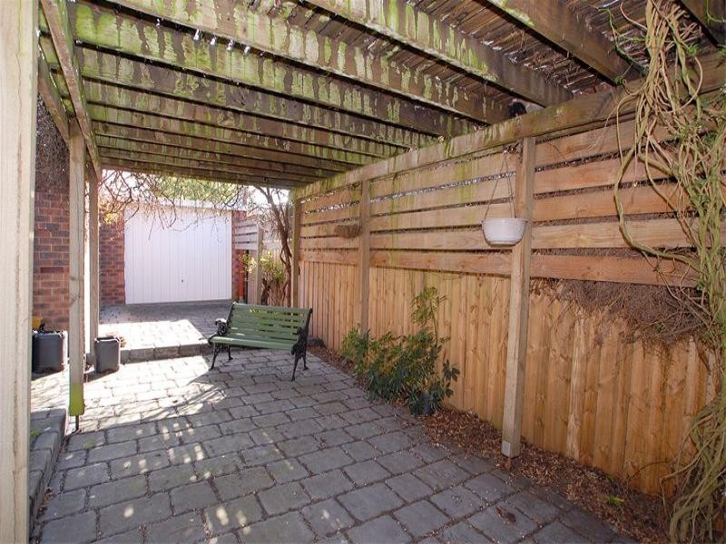 4 Eastleigh Drive, Glen Waverley VIC 3150