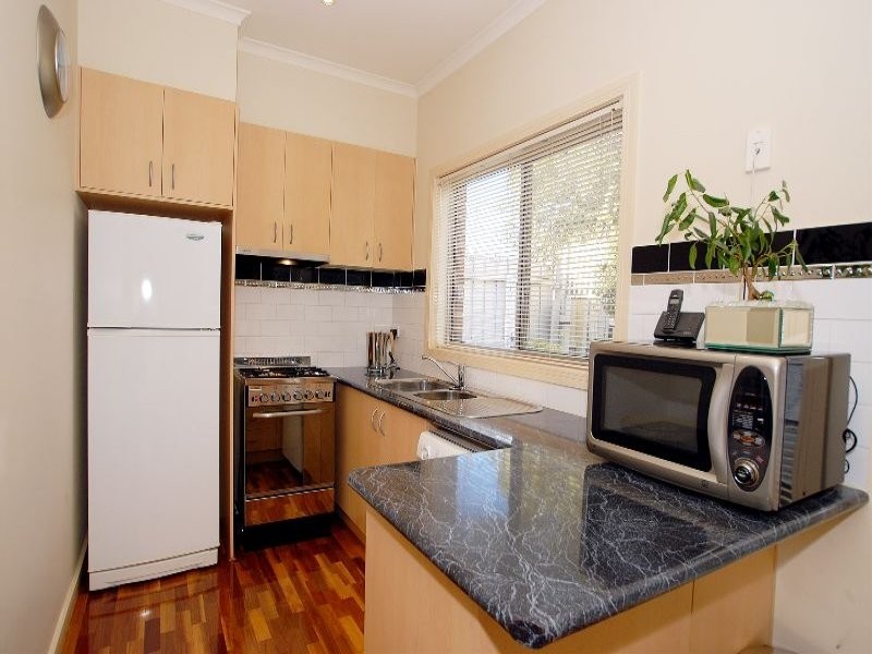 4/2 Harris Crescent, Glen Waverley VIC 3150