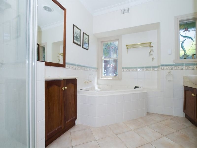 35 Charlotte Street, Glen Waverley VIC 3150