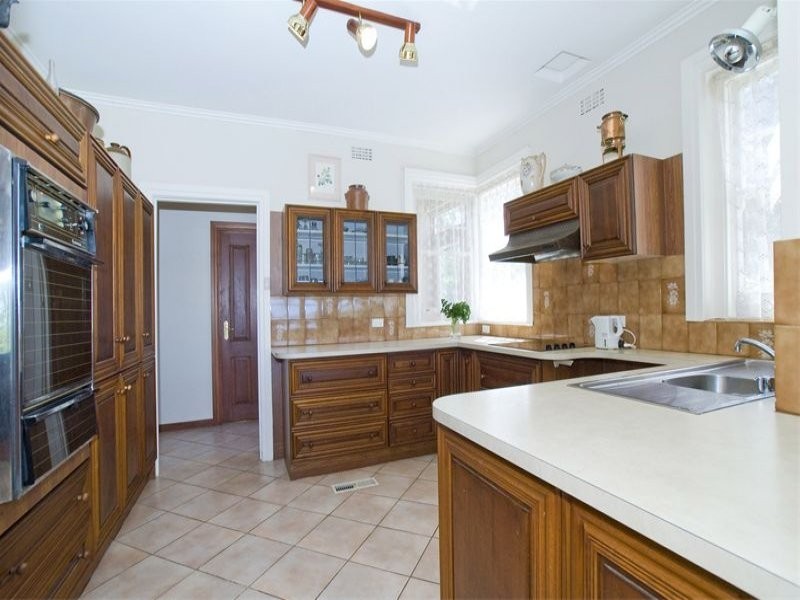 35 Charlotte Street, Glen Waverley VIC 3150