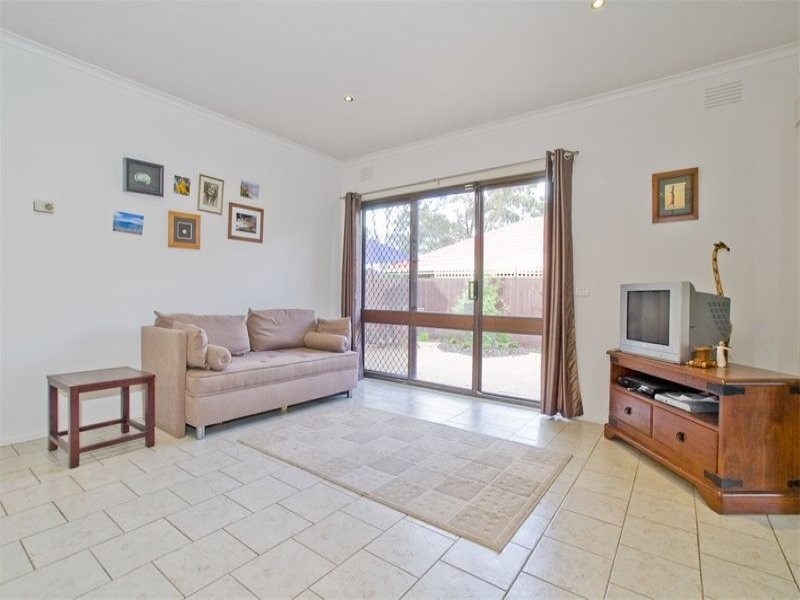 73 Galahad Crescent, Glen Waverley VIC 3150