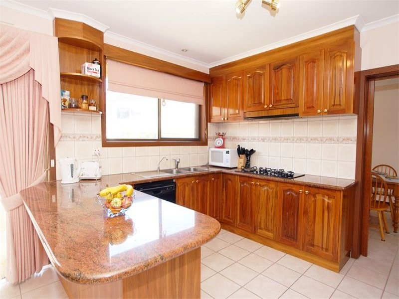 5 Marykirk Drive, Wheelers Hill VIC 3150