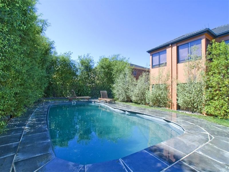 69 Avendon Boulevard, Glen Waverley VIC 3150